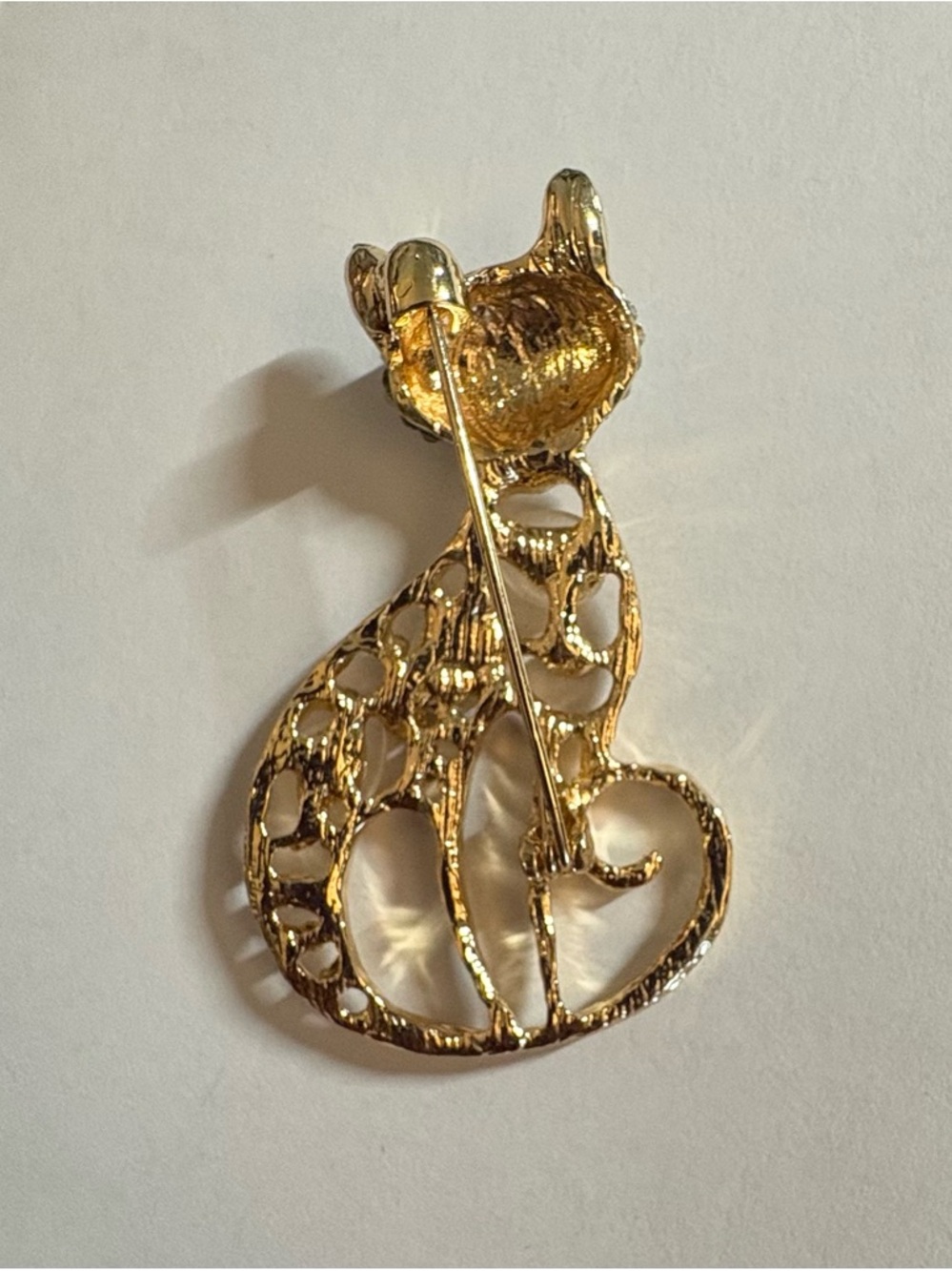 Gold Cat-Shaped Rhinestone Brooch - Picture 4 of 4